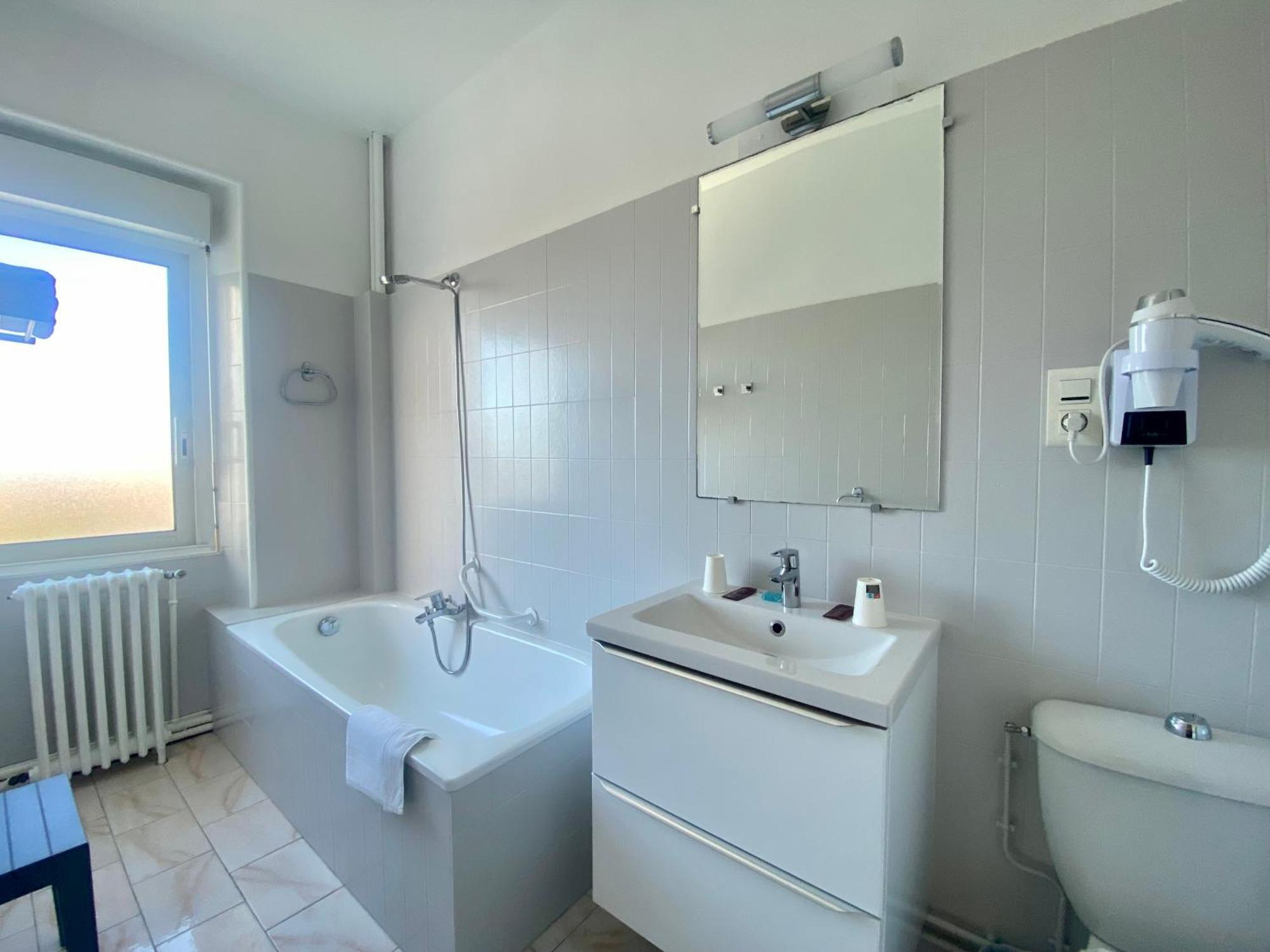 Hotel Le Pasteur Ρουαγιάν Εξωτερικό φωτογραφία